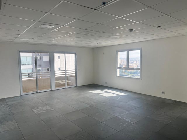 Sala com 60m², para alugar, no bairro Várzea da Barra Funda em São Paulo
