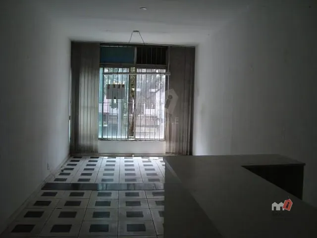 Sobrado à venda, no bairro Centro em Petrópolis