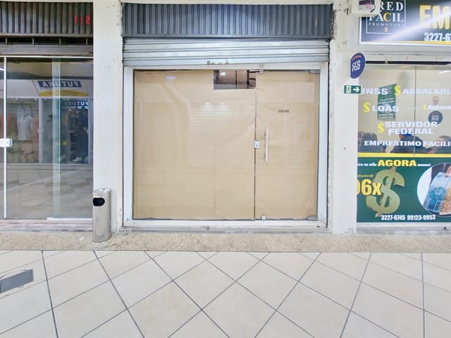 Sala à venda ou para alugar, no bairro Centro em Pelotas