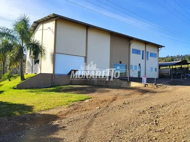Sala com 1560m², para alugar, no bairro Vila Tamanduá em Concordia