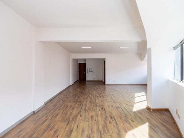 Sala para alugar, no bairro Batel em Curitiba