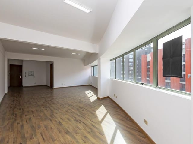 Sala para alugar, no bairro Batel em Curitiba
