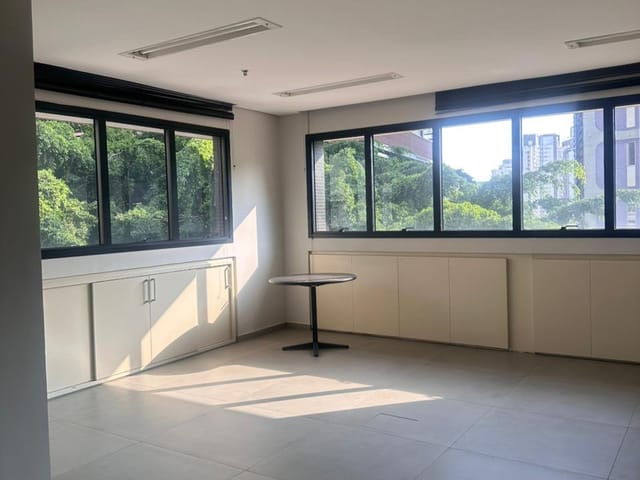 Sala com 42m², para alugar, no bairro Vila Mariana em São Paulo