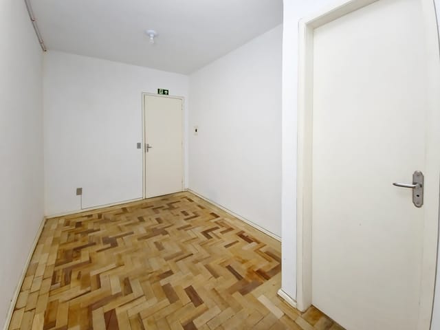 Sala com 39m², para alugar, no bairro Centro em Pelotas