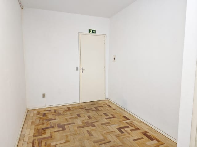 Sala com 39m², para alugar, no bairro Centro em Pelotas