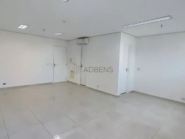 Conjunto comercial com 42m², para alugar, no bairro Liberdade em São Paulo