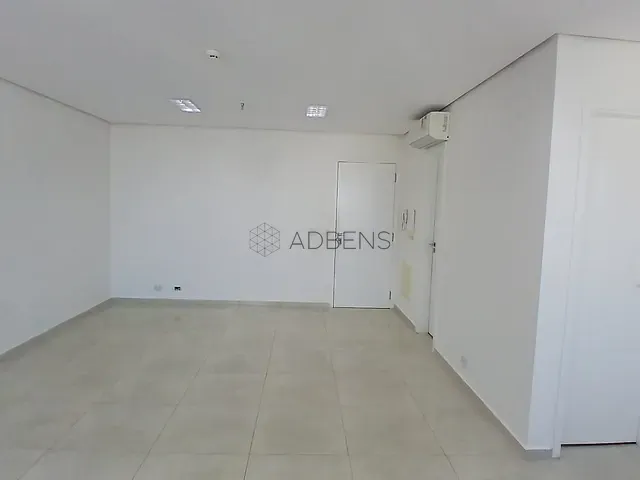 Conjunto comercial com 42m², para alugar, no bairro Liberdade em São Paulo