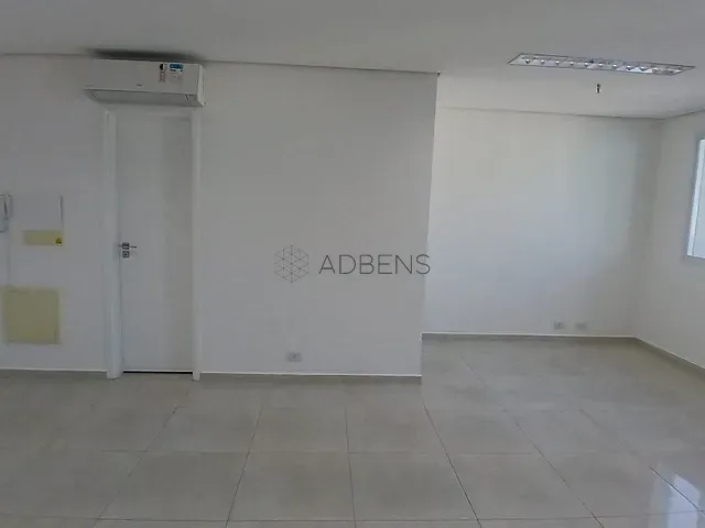 Conjunto comercial com 42m², para alugar, no bairro Liberdade em São Paulo