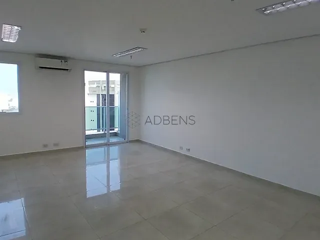 Conjunto comercial com 42m², para alugar, no bairro Liberdade em São Paulo