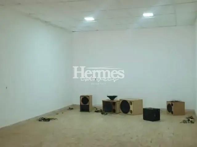 Sala com 180m², para alugar, no bairro Santa Terezinha em Paulínia