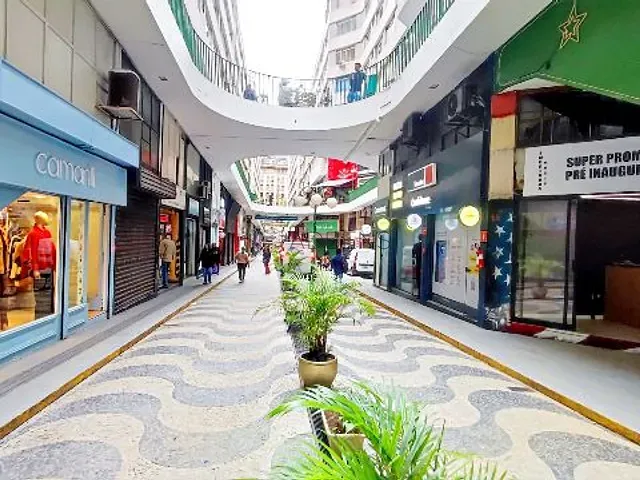 Sala à venda ou para alugar, no bairro República em São Paulo