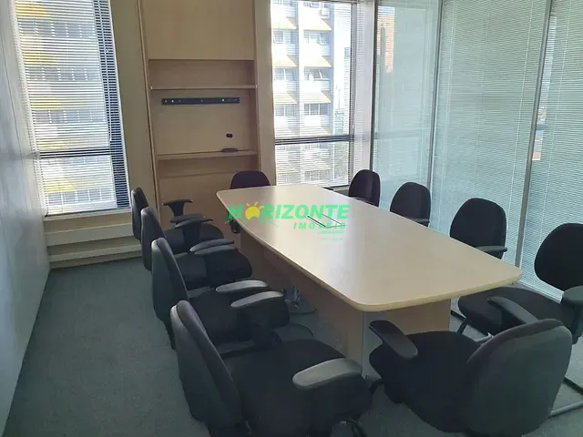 Sala com 400m², para alugar, no bairro Centro em São José dos Campos