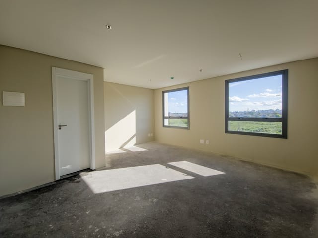 Sala à venda ou para alugar, no bairro São Gonçalo em Pelotas