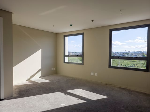 Sala à venda ou para alugar, no bairro São Gonçalo em Pelotas