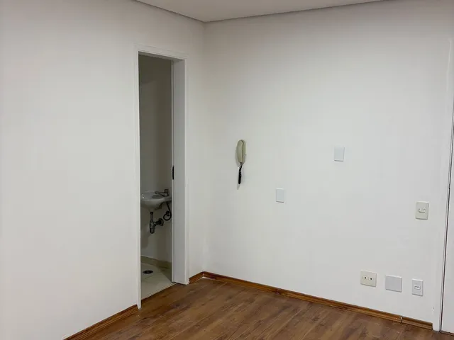 Sala com 28m², para alugar, no bairro Várzea da Barra Funda em São Paulo
