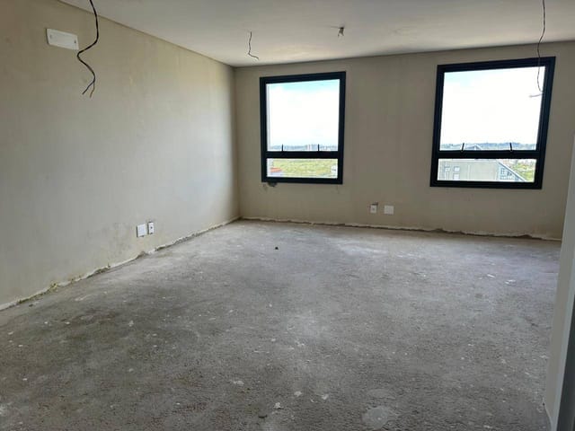 Foto do Sala - Sala comercial à venda no Edifício Vanguarda, Parque Una, Pelotas, RS, 32,63 m², andar alto, vista para o parque, 1 banheiro, elevador e restaurante privado. | UP Imóveis