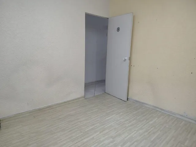 Sala com 16m², para alugar, no bairro Cambuci em São Paulo