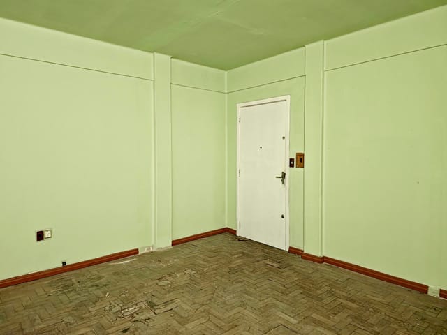 Sala com 35m², para alugar, no bairro Centro em Pelotas