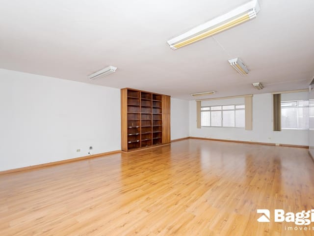 Sala à venda, no bairro Centro em Curitiba