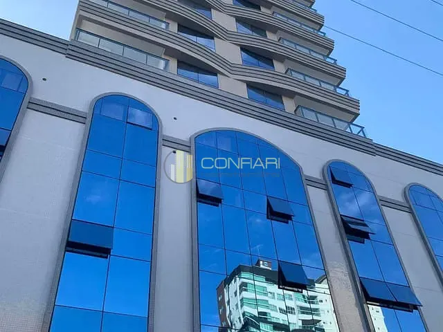 Sala para alugar, no bairro Meia Praia em Itapema