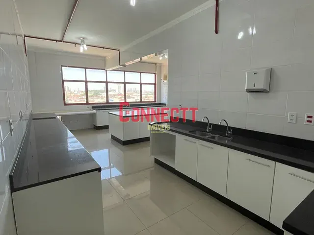 Sala com 47m², para alugar, no bairro Sumarezinho em Ribeirão Preto