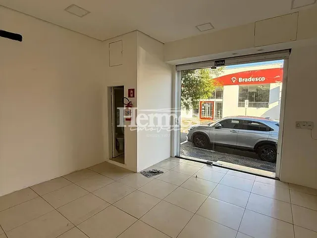 Sala com 36m², para alugar, no bairro Centro em Cosmópolis