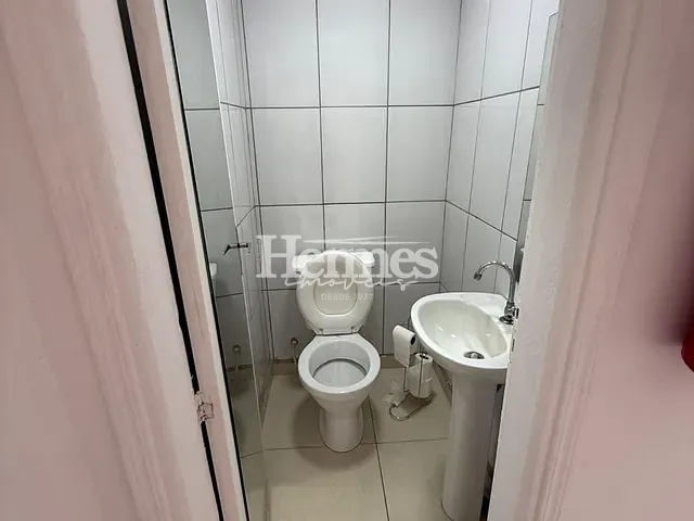 Sala com 36m², para alugar, no bairro Centro em Cosmópolis