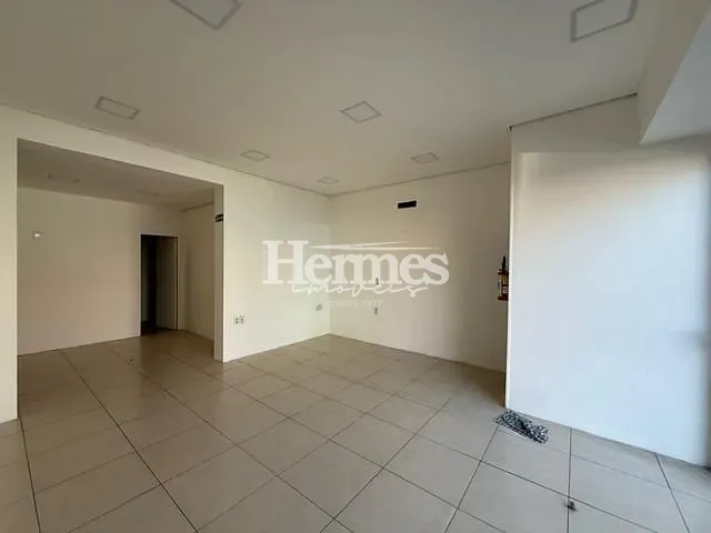 Sala com 36m², para alugar, no bairro Centro em Cosmópolis