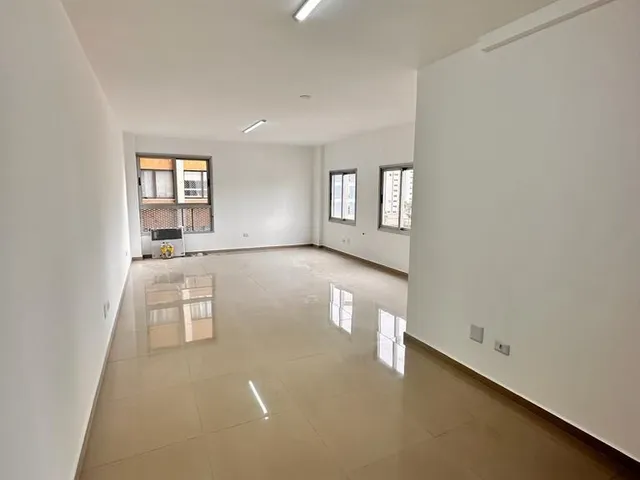 Sala à venda, no bairro Centro Civico em Curitiba