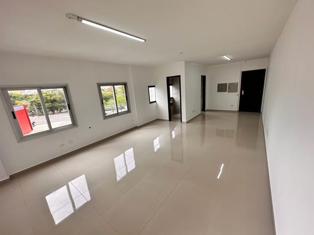 Sala à venda, no bairro Centro Civico em Curitiba