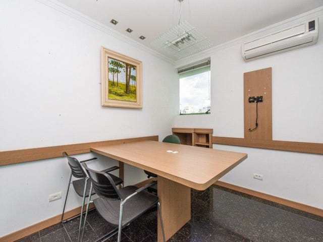 Sala à venda, no bairro Centro em Curitiba
