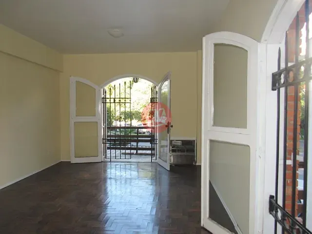 Sala com 95m², à venda ou para alugar, no bairro Rio Branco em Porto Alegre