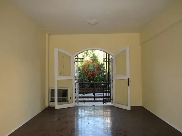 Sala com 95m², à venda ou para alugar, no bairro Rio Branco em Porto Alegre