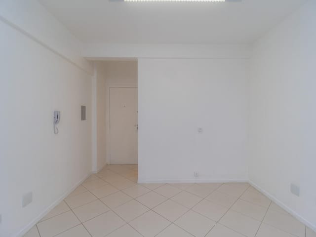Sala à venda, no bairro Água Verde em Curitiba