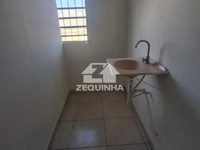 Sala para alugar, no bairro Santo Antonio em Osasco