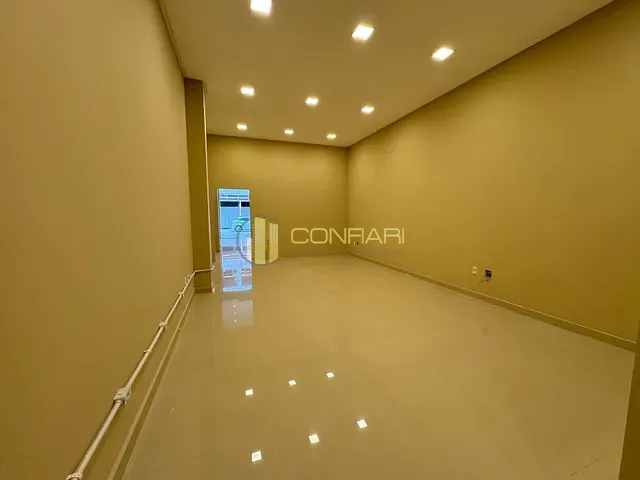Sala à venda, no bairro Andorinha em Itapema