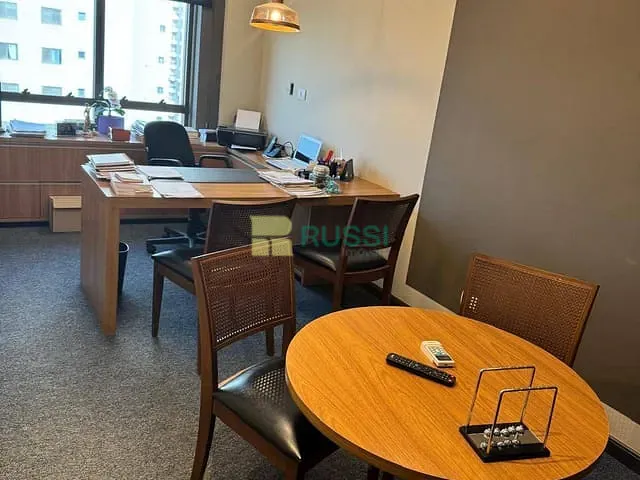 Sala à venda, no bairro Parque Residencial Aquarius em São José dos Campos