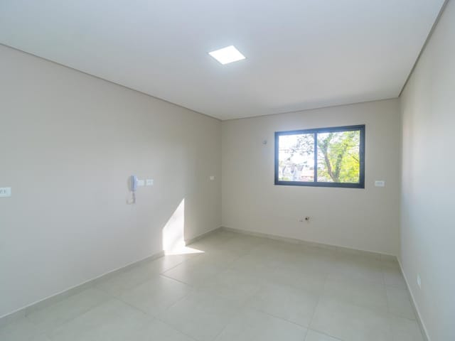 Sala para alugar, no bairro Vila Izabel em Curitiba
