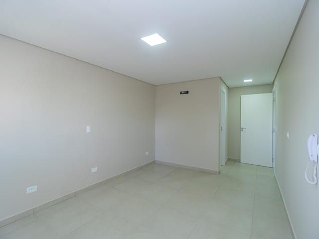 Sala para alugar, no bairro Vila Izabel em Curitiba