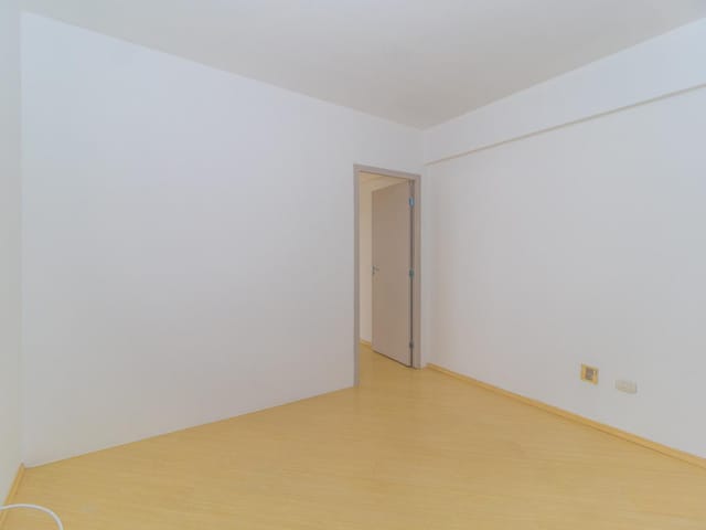 Sala para alugar, no bairro Agua Verde em Curitiba