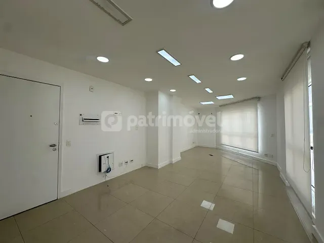 Sala com 100m², para alugar, no bairro Barra da Tijuca em Rio de Janeiro