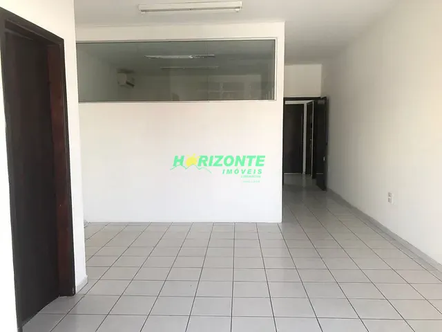 Sala com 60m², para alugar, no bairro Centro em São José dos Campos