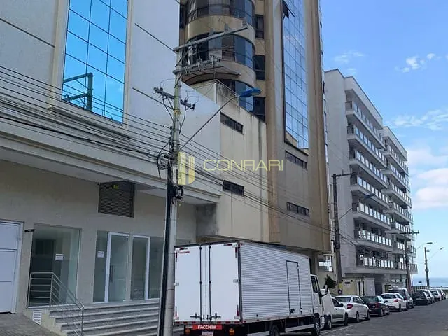 Sala para alugar, no bairro Centro em Itapema