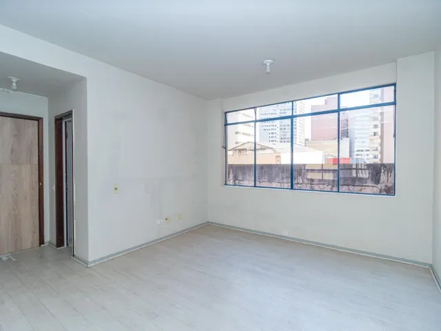 Sala para alugar, no bairro Centro em Curitiba