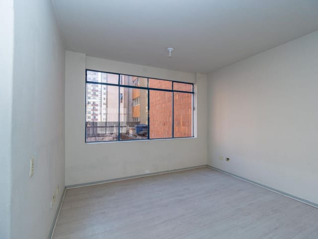 Sala para alugar, no bairro Centro em Curitiba