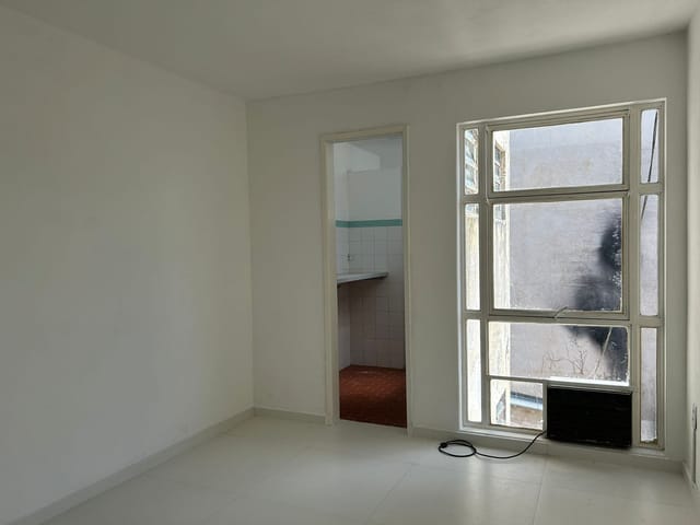 Sala com 26m², para alugar, no bairro Centro em Pelotas