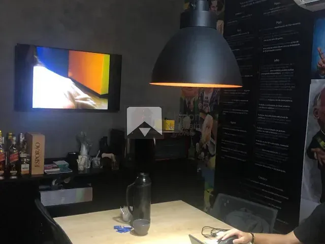 Sala com 46m², à venda, no bairro São Francisco em Niterói