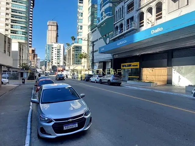 Sala para alugar, no bairro Centro em Itapema