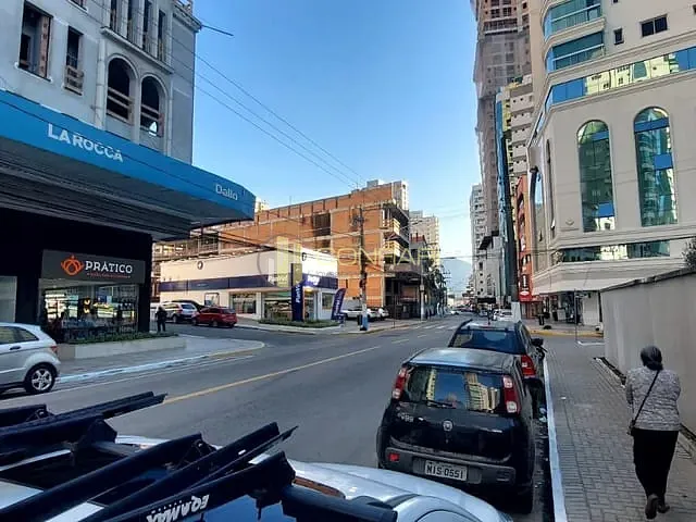 Sala para alugar, no bairro Centro em Itapema
