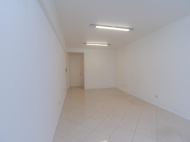 Sala para alugar, no bairro Água Verde em Curitiba